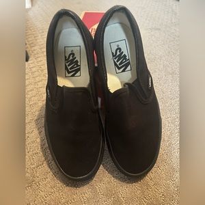 Vans Classic Slip On Shoes 
Women Size 5.5 - Men size 4 
Color - All Black